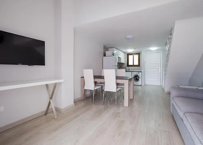 Parque Santiago Ii, Americas