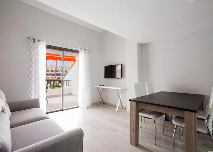 Parque Santiago Ii, Americas *